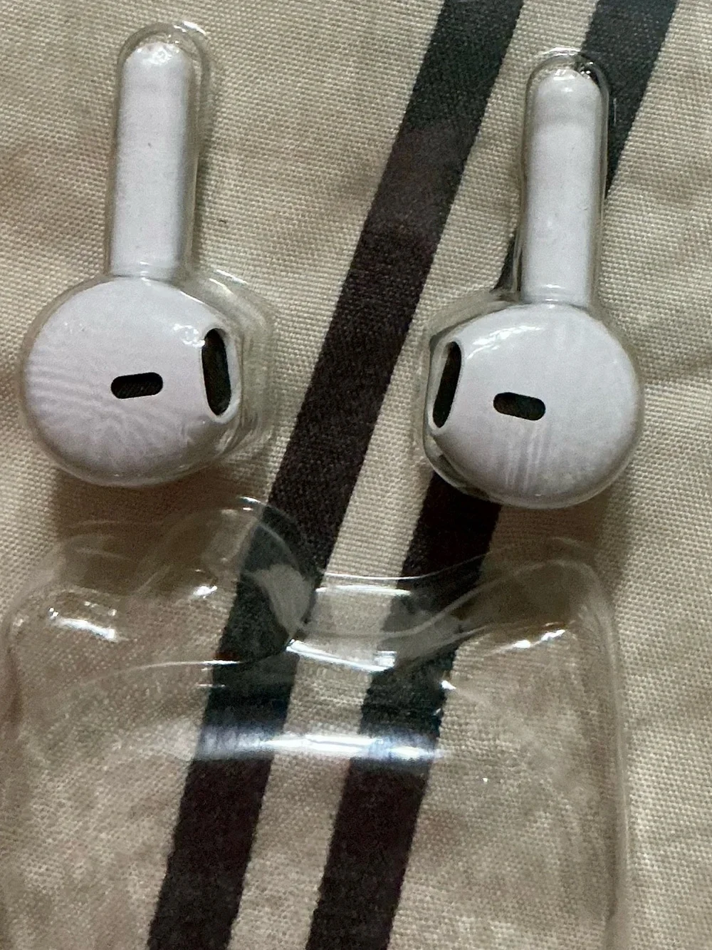 Hello Kitty Pink Wireless Earbuds with Character Charging Case